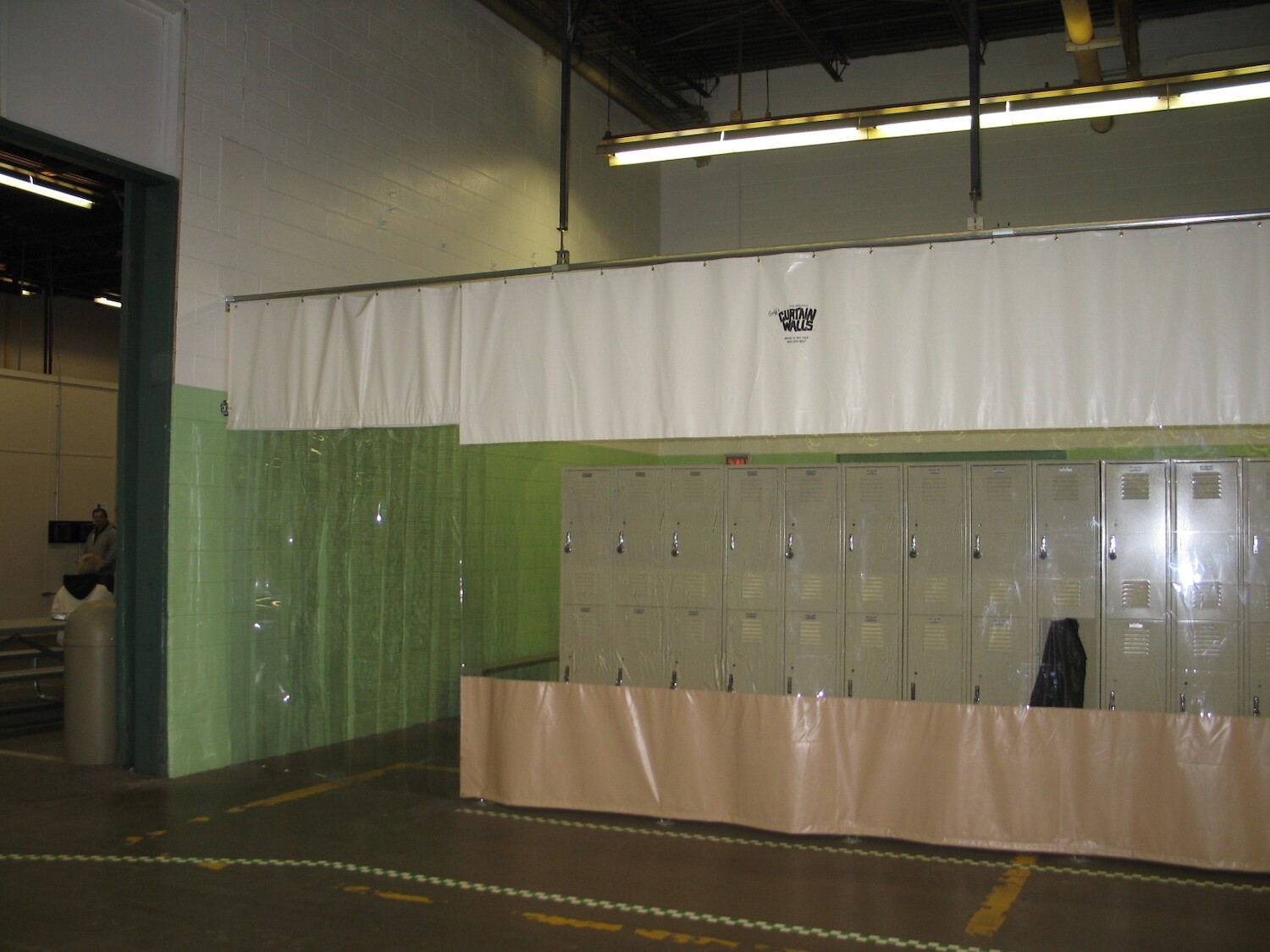 locker-room-warehouse-curtain-divider-vinyl-curtain-wall